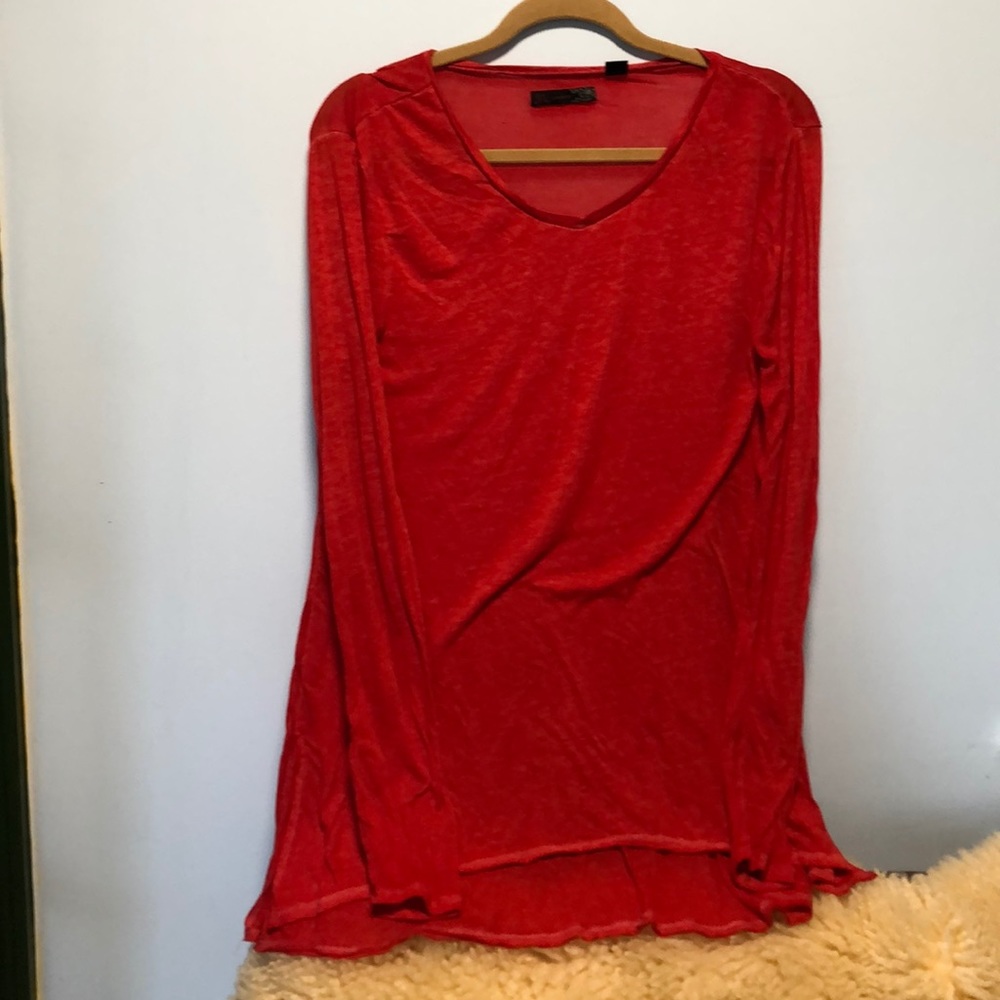 Woman’s long sleeves light red shirt size M, JW